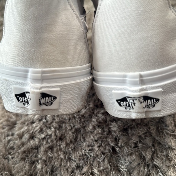 Vans Classic White High-Tops unisex men’s 7.5 
Wome’n Size 9 - Picture 6 of 12